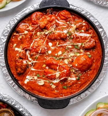 Chicken Tikka Masala servido no Namastey India, restaurante indiano em Massamá